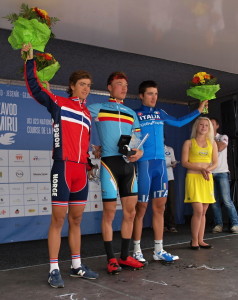 Stupně vítězů 3.etapa 2. Eiking (Nor.), 1. Vligen (Belg.), 3. Moscon (It.)