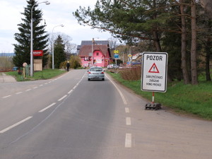 "Hele, tady už jsme byli mámo, viď?"